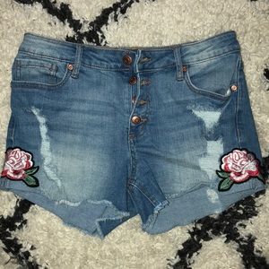 Cute short shorts, NEW condition